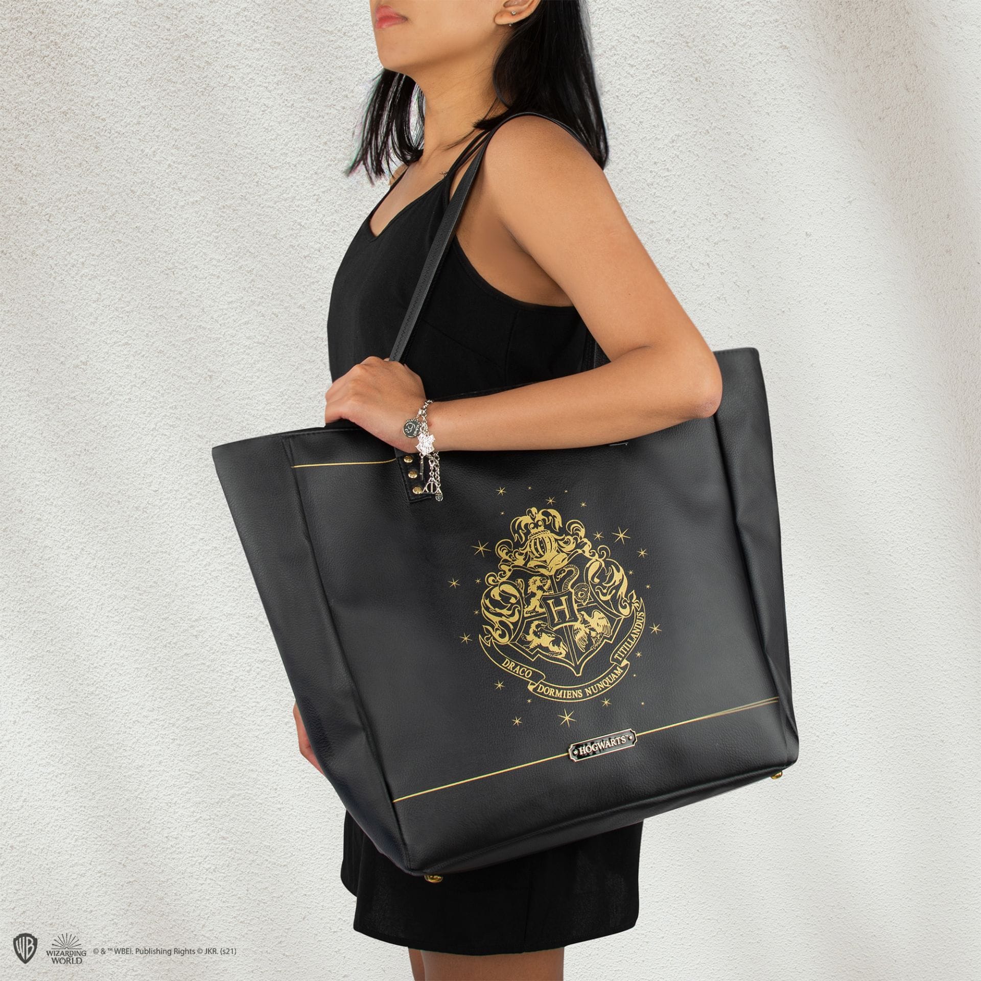 CINEREPLICAS: HARRY POTTER - SHOPPING BAG - HOGWARTS - BLACK PU LEATHER 4895205606371
