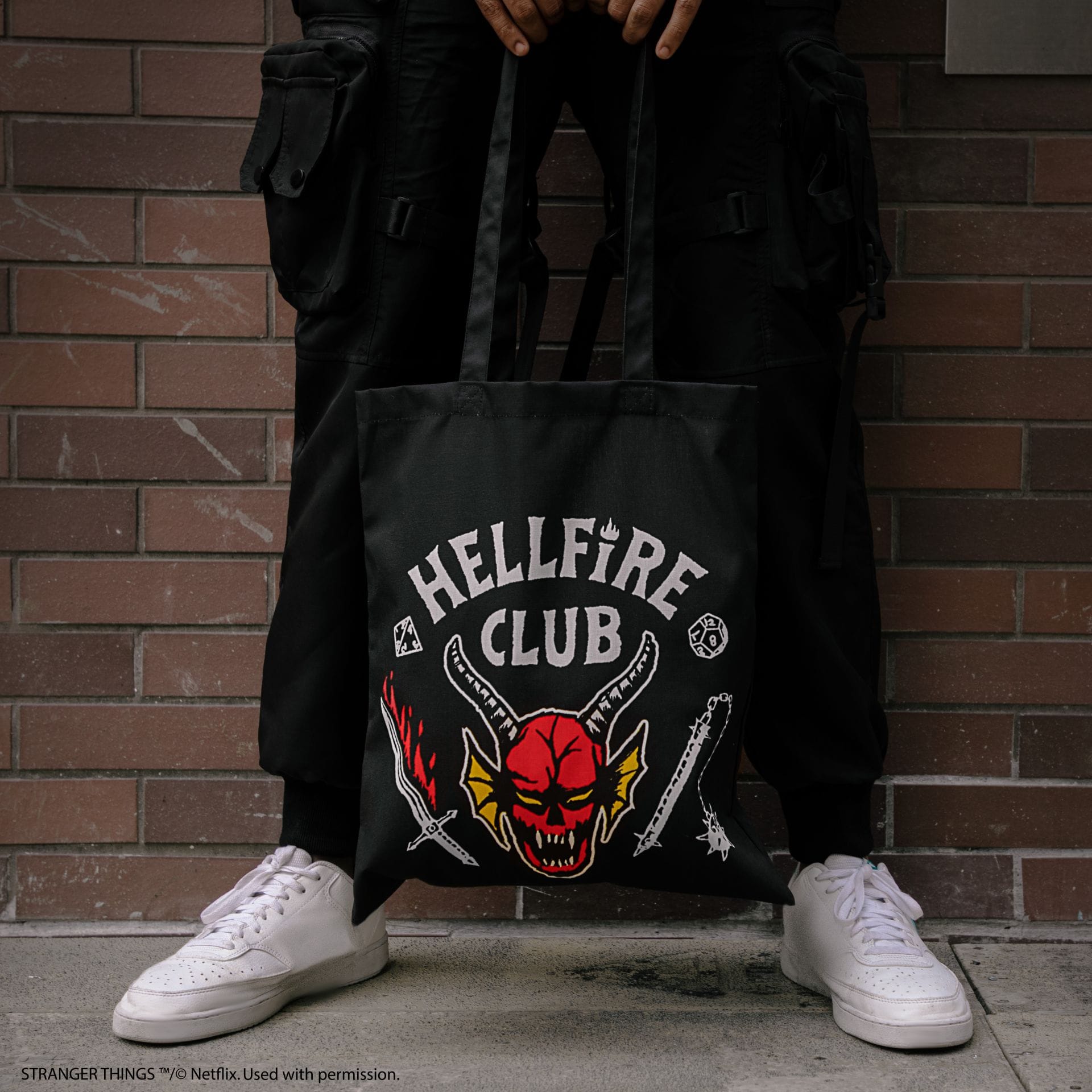 CINEREPLICAS: STRANGER THINGS - TOTE BAG - HELLFIRE CLUB torbica 4895205617926