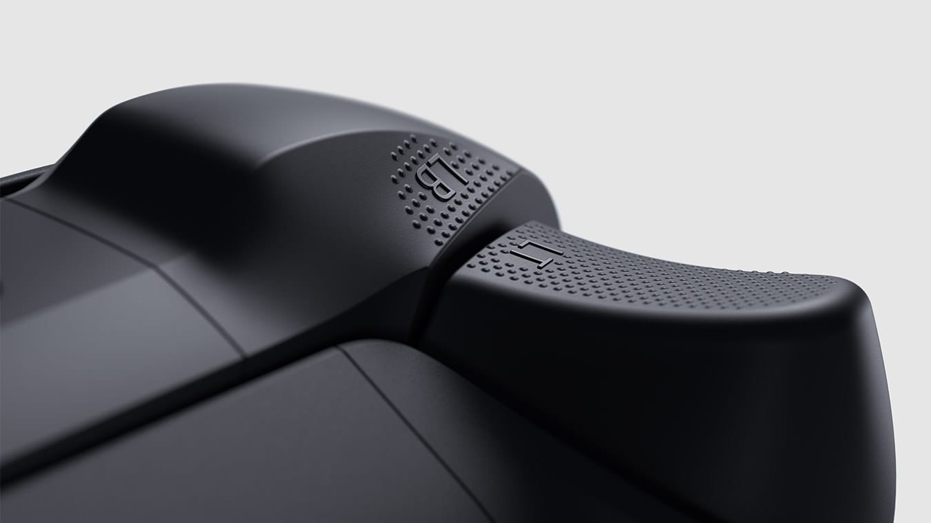MICROSOFT XBOX BREZŽIČNI KONTROLER - CARBON BLACK - POŠKODOVANA EMBALAŽA