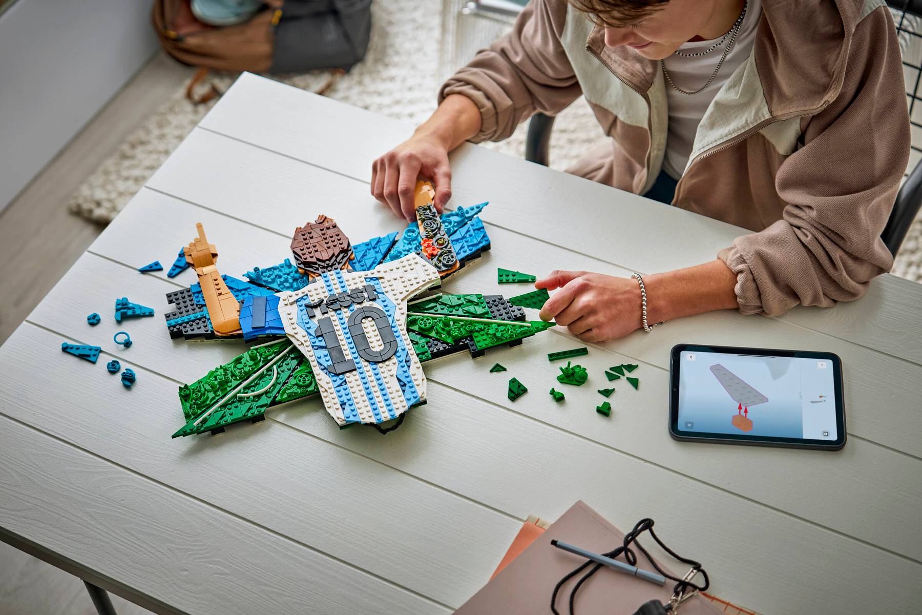 LEGO EDITIONS FOOTBALL - LIONEL MESSI CELEBRATION #43018 5702018069585