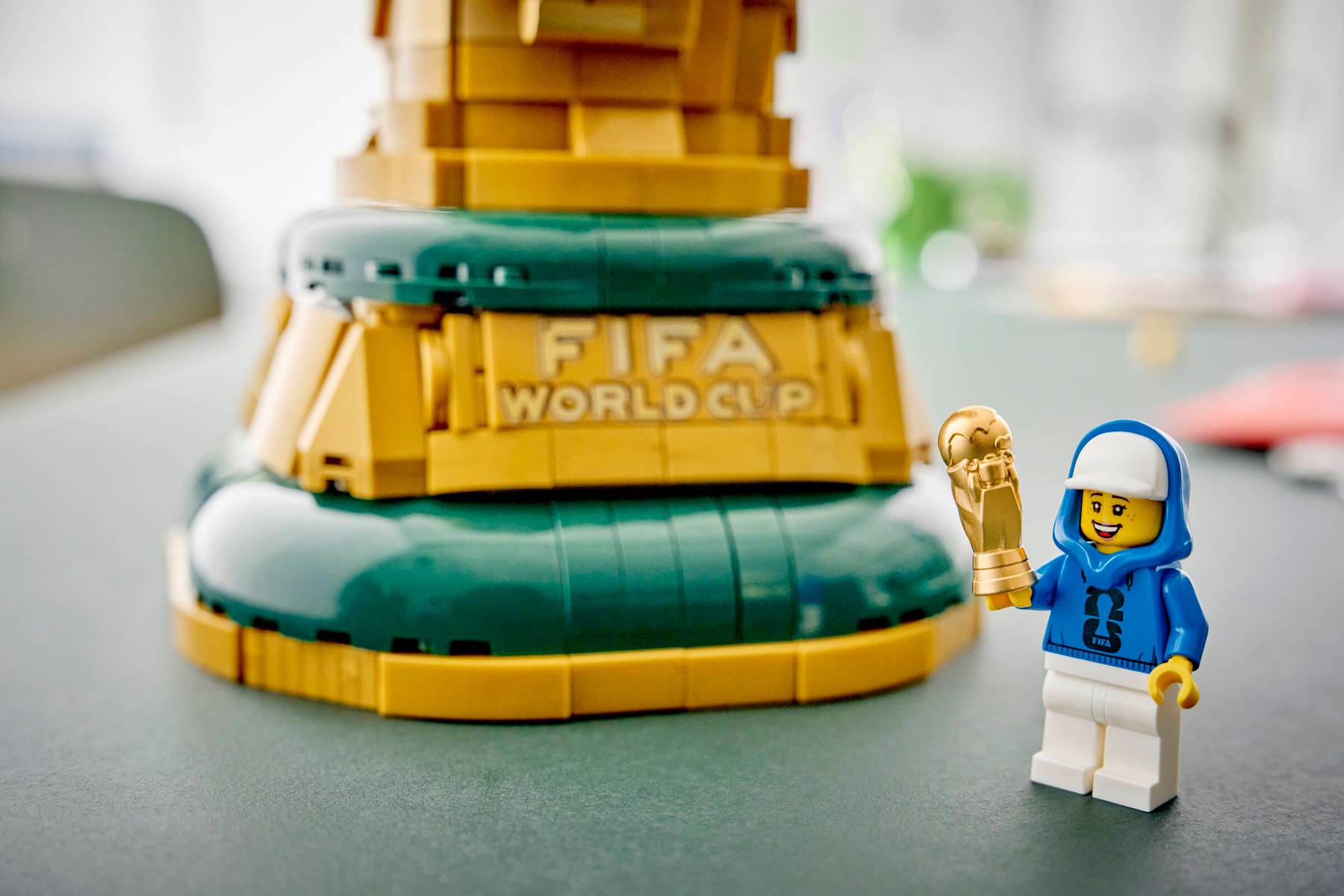 LEGO EDITIONS SPORTS - FIFA WORLD CUP OFFICIAL TROPHY #43020 5702018069608