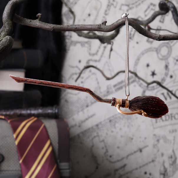 NEMESIS NOW HARRY POTTER FIREBOLT okrasek 15.5CM 801269147945