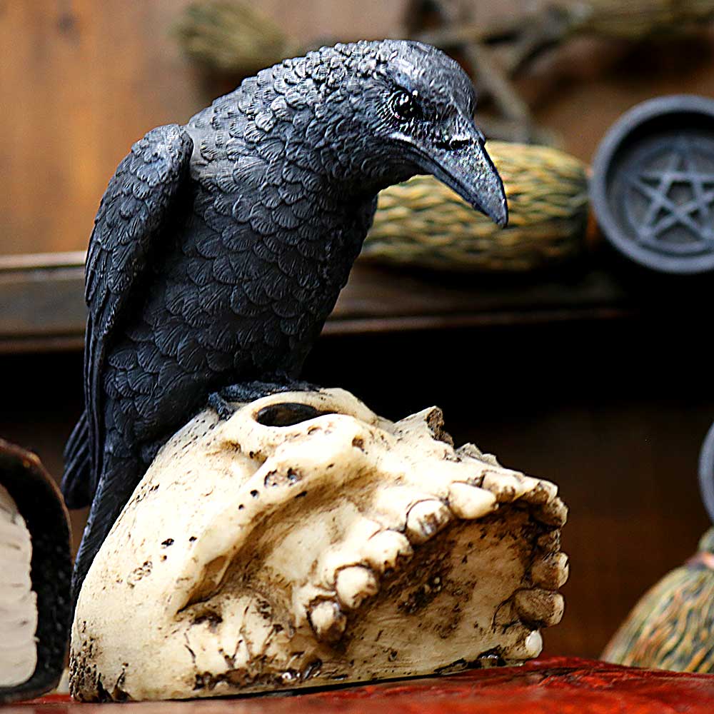 NEMESIS NOW RAVENS REMAINS figura 13CM 801269080068