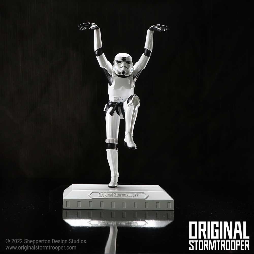 NEMESIS NOW STORMTROOPER CRANE KICK 20.5CM KIPEC 801269150693