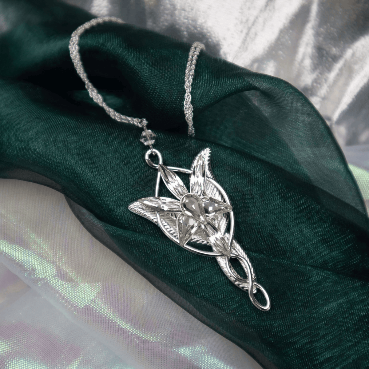 NOBLE COLLECTION - LORD OF THE RINGS - ARWEN EVENSTAR PENDANT COSTUME 812370013555