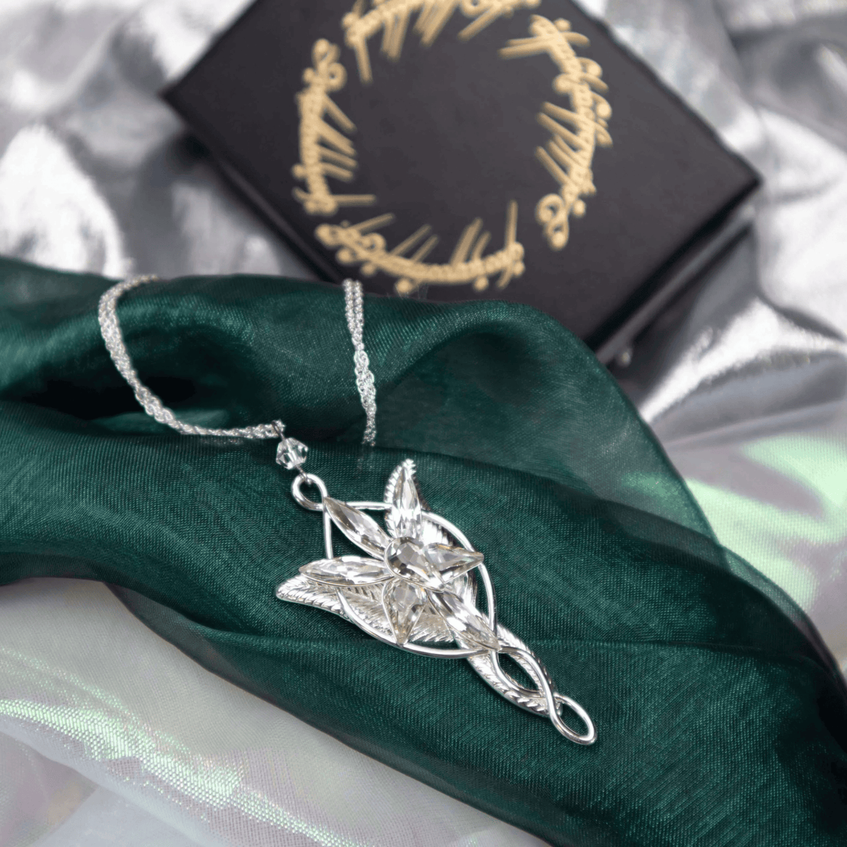 NOBLE COLLECTION - LORD OF THE RINGS - ARWEN EVENSTAR PENDANT COSTUME 812370013555
