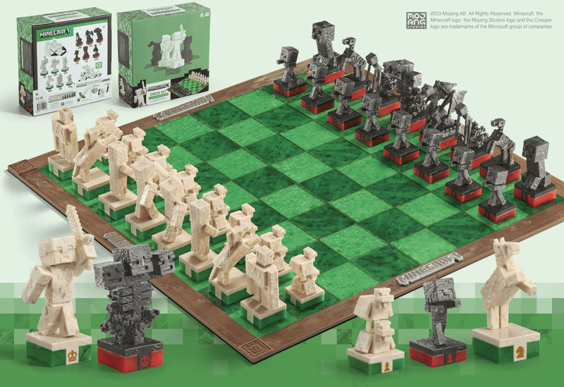 NOBLE COLLECTION – MINECRAFT – OVERWORLD HEROES VS. HOSTILE MOBS CHESS SET 849421009243