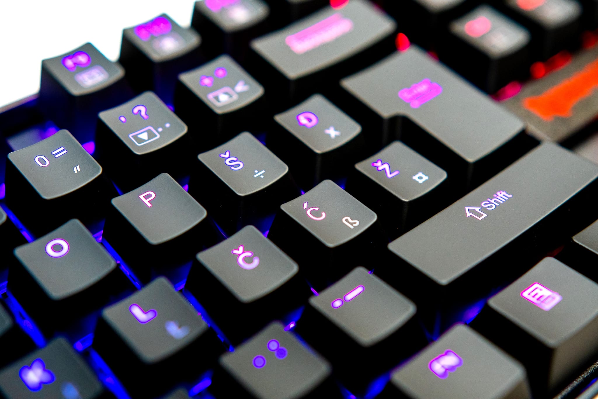 REDRAGON KUMARA K552RGB-1 RGB MEHANSKA TIPKOVNICA SLO/CRO 6950376709141
