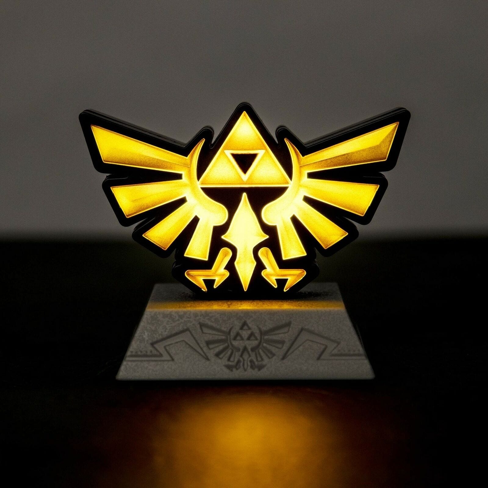 PALADONE HYRULE CREST ICON LUČKA 5055964738518